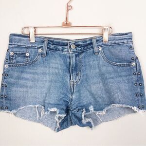 LEVI’S | Studded Medium Wash Cutoff Wedgie Style Short Women’s Waist Size 29